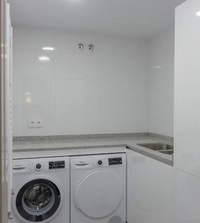Sakura Homes Ponferrada Centro 8 Plazas エクステリア 写真