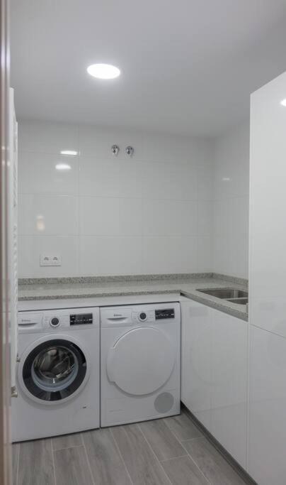 Sakura Homes Ponferrada Centro 8 Plazas エクステリア 写真